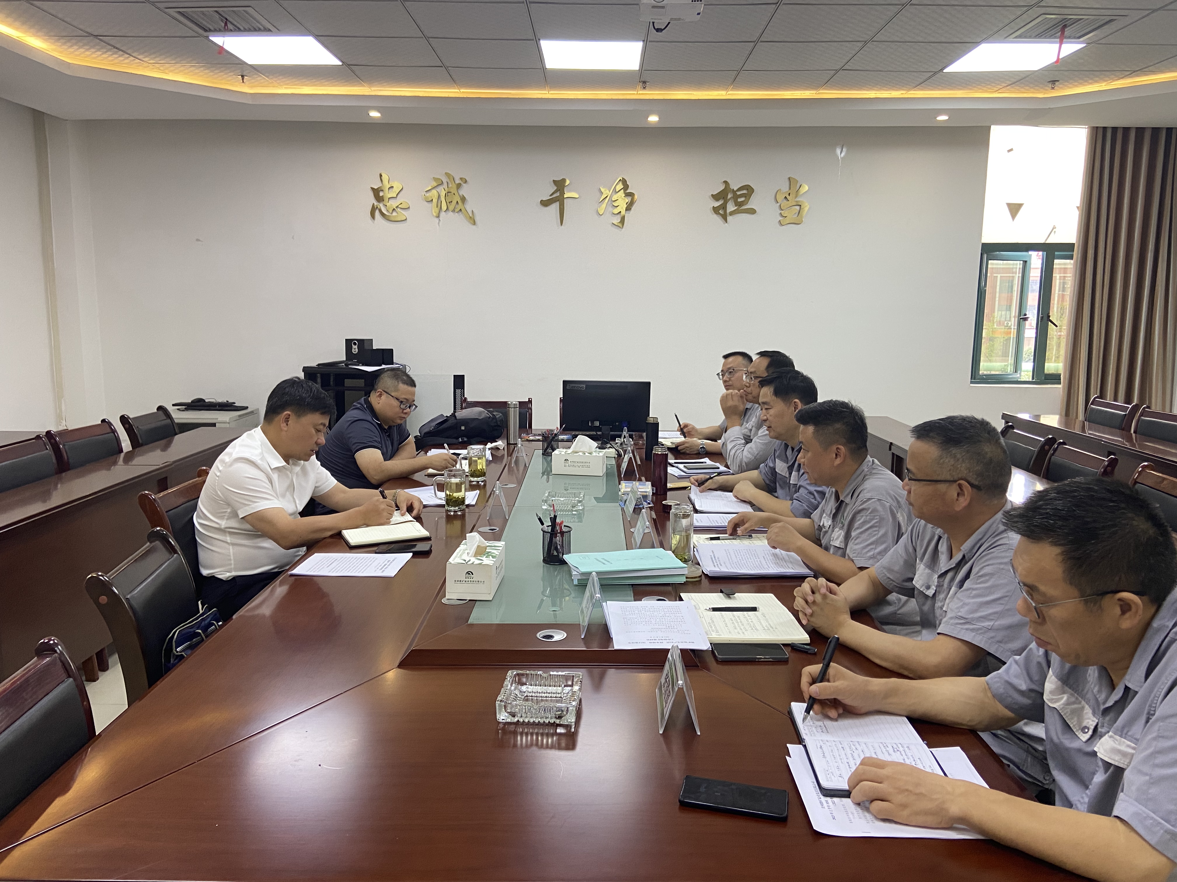 西南能矿集团党委委员、副总经理李凯到能矿锰业调研生产经营、降本增效等工作