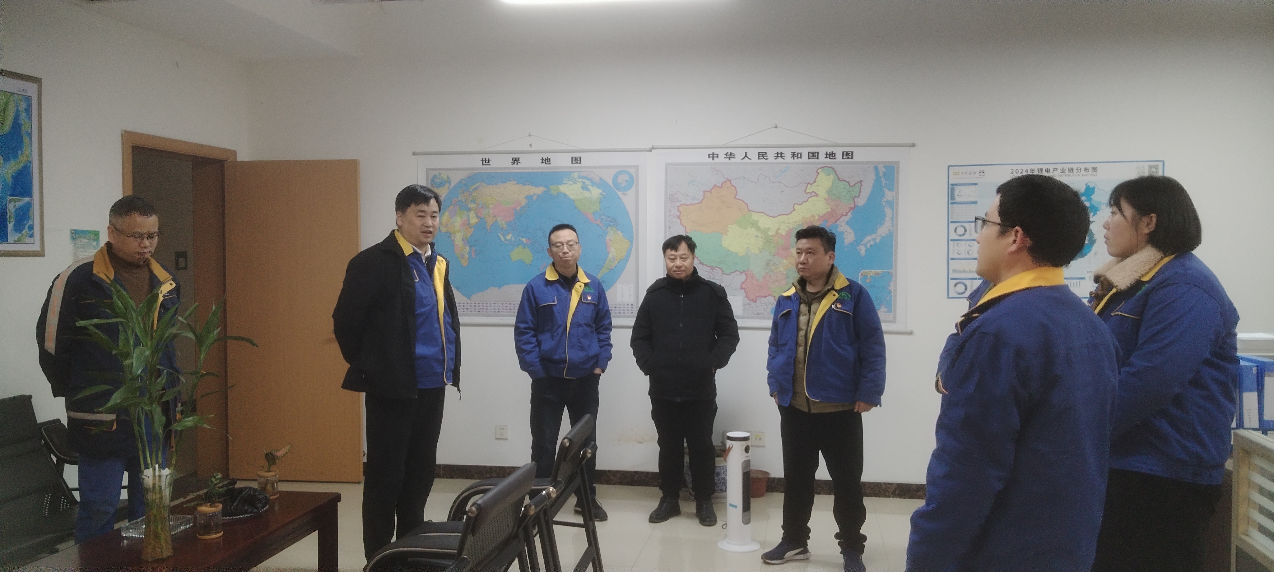 能矿锰业党政领导节后上班第一天了解复工情况并慰问干部职工