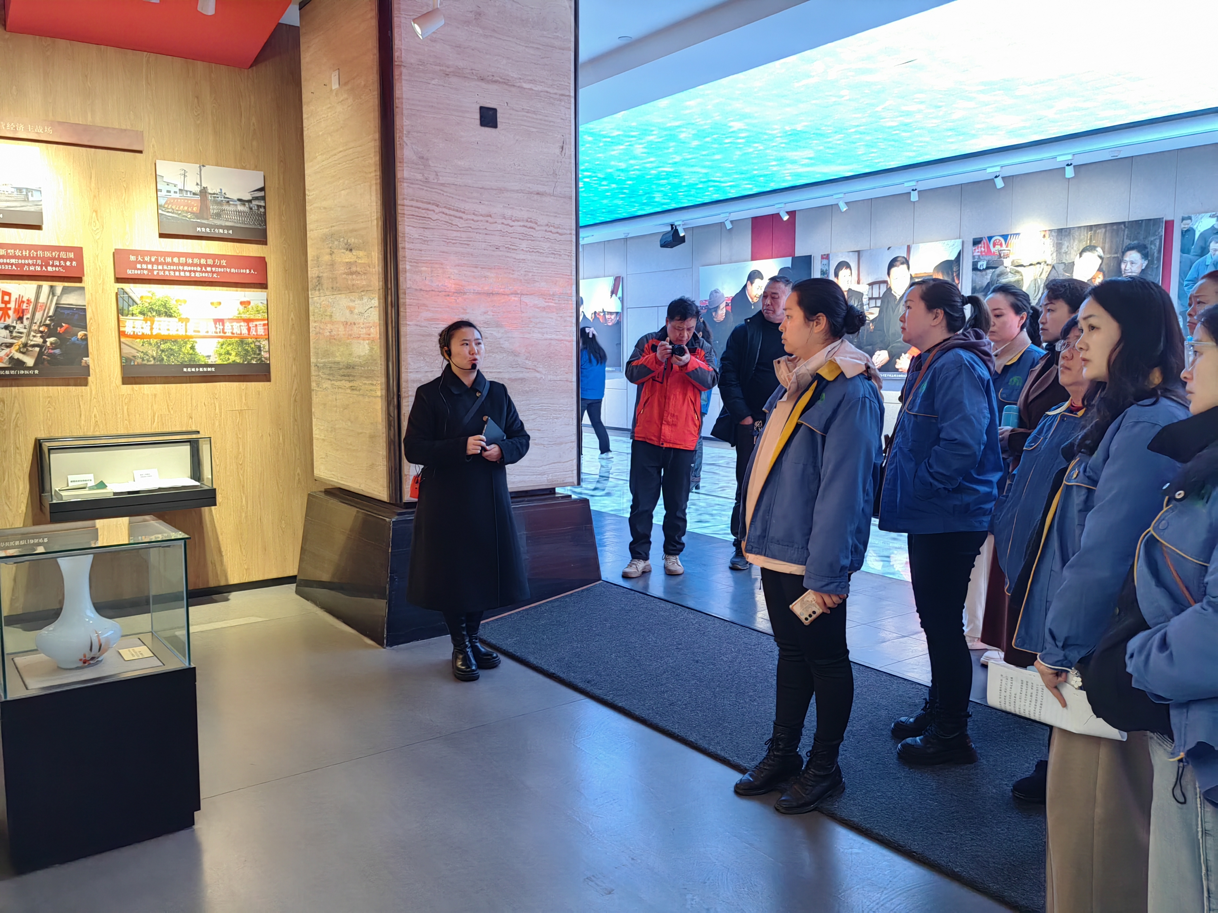 能矿锰业到朱砂古镇开展三八节“奋进新征程，建功新时代”暨团委“学雷锋，树新风”志愿者服务系列活动
